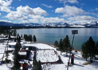Un partido de hockey junto al lago Tahoe a vista de dron