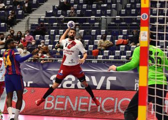 Casado debuta con España el día que Entrerríos iguala a Barrufet