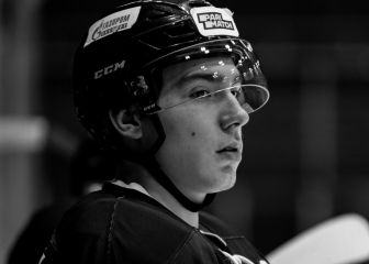 Muere un jugador de hockey hielo tras un golpe con el disco