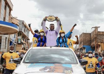 Camerún recibe a 'Predator' como un héroe nacional