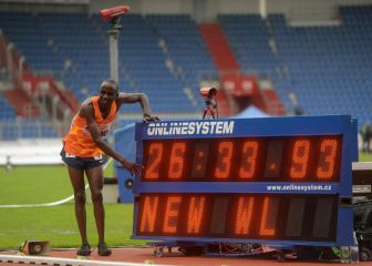 Kiplimo asombra y Cheptegei defrauda en Ostrava