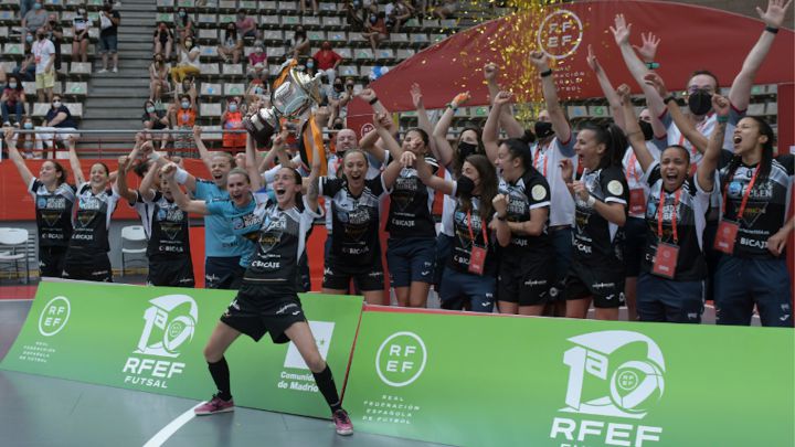 El Burela ganó el título de liga.