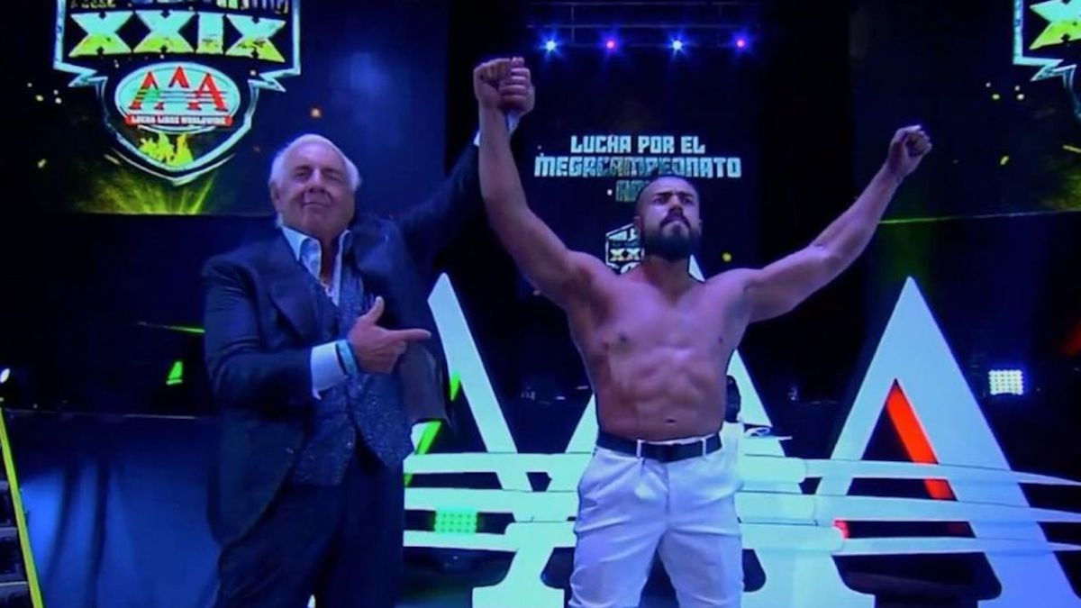 Ric Flair aparece junto a Andrade 'El Ídolo' por sorpresa en Triplemania XXIX - Vimarsana News