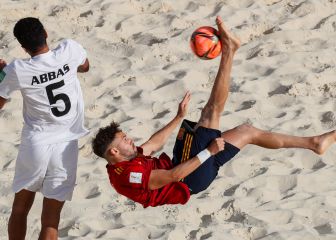 Espectacular chilena de Eduard ante Emiratos Árabes