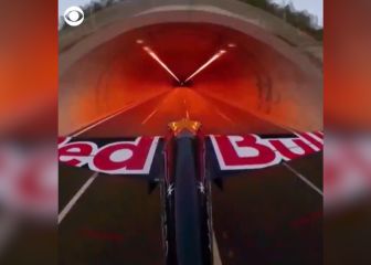 Piloto se arriesga a hacer un vuelo dentro de un túnel