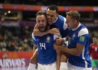 Brasil sigue con lo justo... pero ya está en semifinales