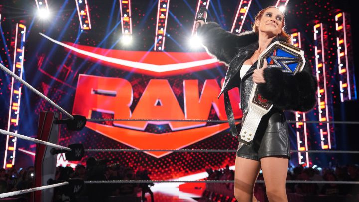 Crónica del WWE Raw del 4 de octubre de 2021.