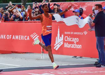 Seifu Tura y Ruth Chepngetich sorprenden en Chicago