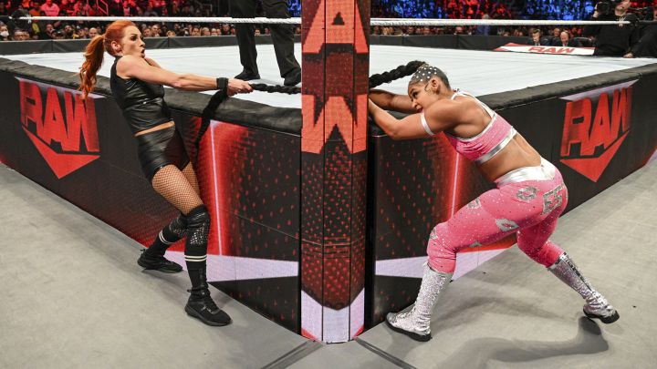 Crónica del WWE Raw del 1 de noviembre de 2021.