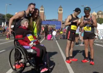 La emotiva historia del maratón de Barcelona: récord Guinness empujando en silla de ruedas a su madre