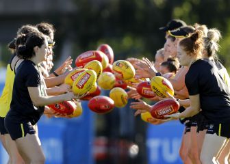 Juegos malabares con balones de rugby