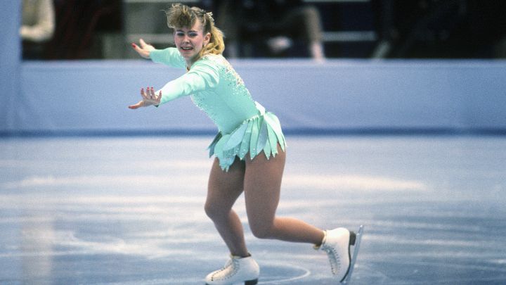 La patinadora Tonya Harding compite durante los campeonatos nacionales de patinaje artístico de Estados Unidos de 1991.