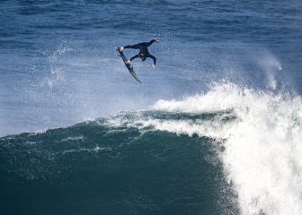 Pierre Rolet monta una de las olas gigantes de Nazaré