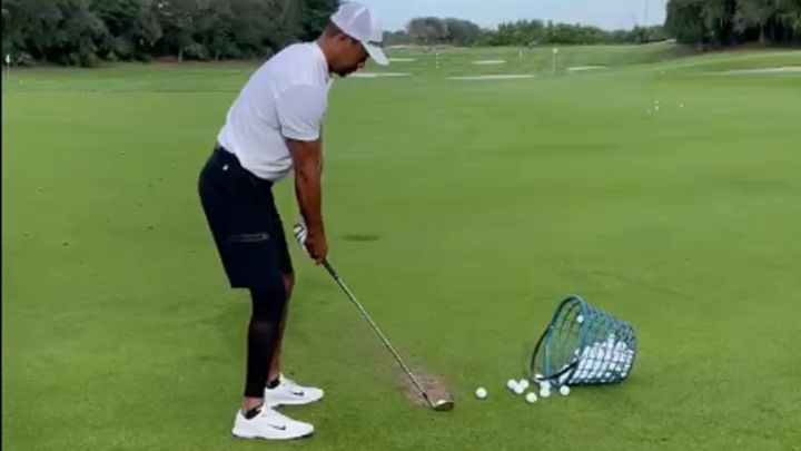 Tiger Woods vuelve a entrenar tras su accidente de tráfico