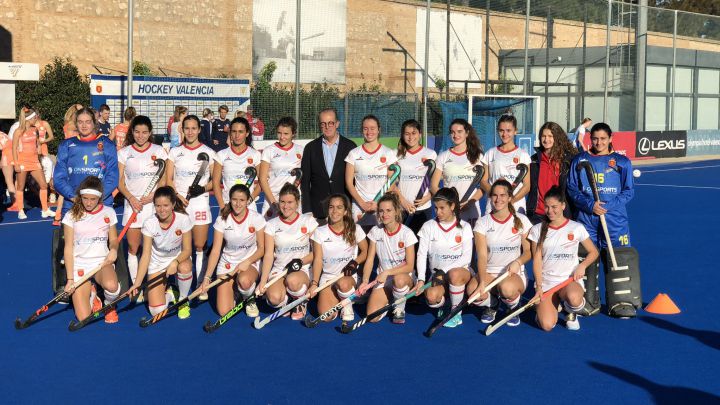 Selección femenina de hockey Sub-21 en el IV Naciones de Valencia.