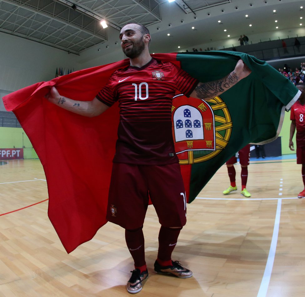 Portugal y Ricardinho, reyes del fútbol sala 