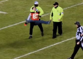 Salta un espontáneo al campo y se lleva una sorpresa de las que no se olvidan