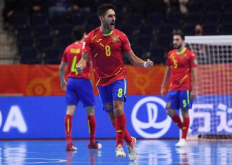 Adolfo se incorpora a la Selección y podría jugar hoy