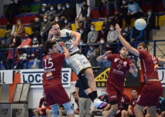 El Puente Genil remonta a un Valladolid en dificultades