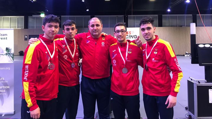 Equipo español junior en la Copa del Mundo de Suiza 2022.