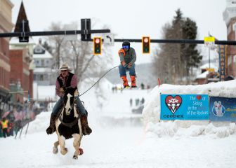 Carreras de caballos y esquí en las calles de Leadville