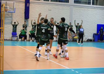 El Almería barre al Melilla en su 12º título liguero