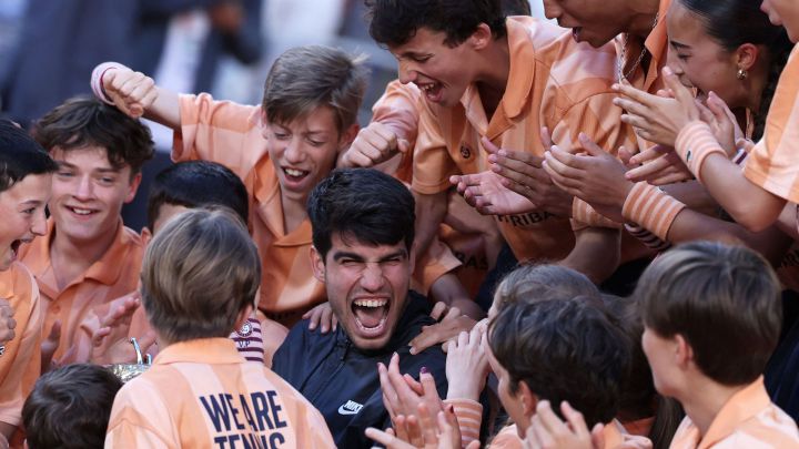 Felicidad absoluta, así ha celebrado Alcaraz su primer Roland Garros
