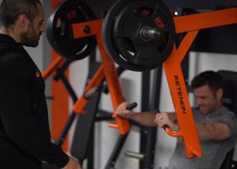 Máquinas vs. peso libre: ponte en forma con Fonsi Nieto