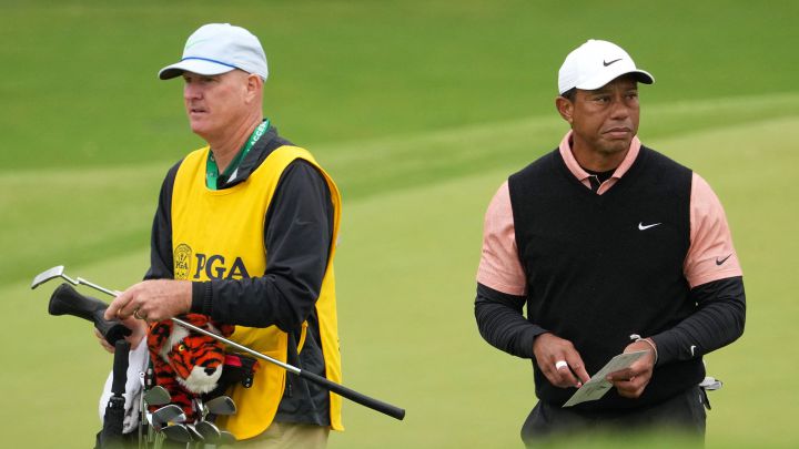 Tiger Woods sufre y se retira tras su peor ronda en el 'major'