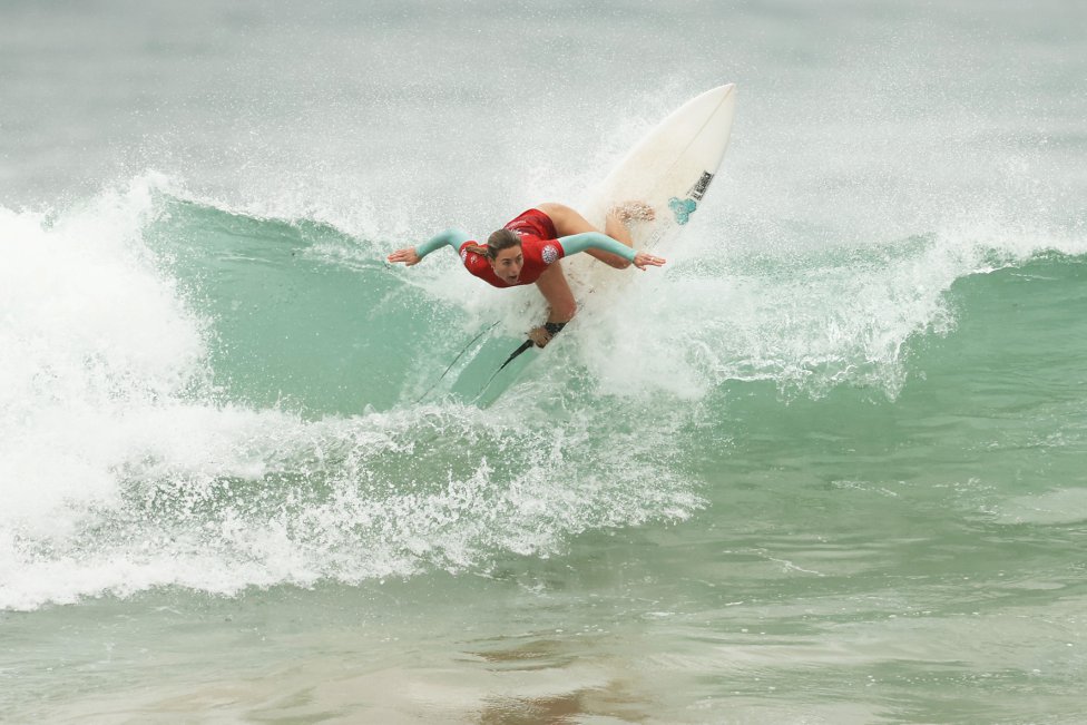 Nikki van Dijk destaca en el Sídney Surf Pro