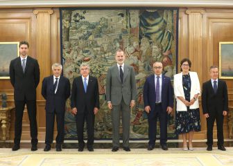 Felipe VI recibe al presidente del COI en su visita a España