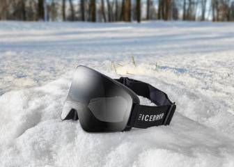 Las gafas IceBrkr te dejarán escuchar música sin auriculares mientras esquías