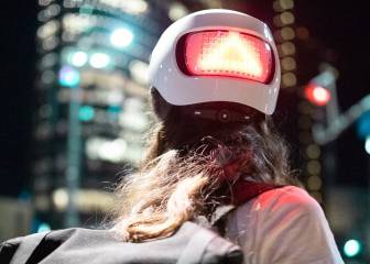 Apple te vende un casco con luces de señalización para ciclistas