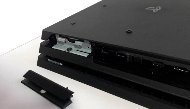 compensar metal Tantos Cómo cambiar el disco duro de PS4, PS4 Slim y PS4 Pro, paso a paso -  MeriStation