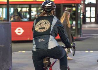 Alertar a los otros conductores con un emoji: La chaqueta Ford para ciclistas y moteros