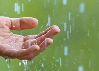 Una gota de lluvia ilumina 100 bombillas: la próxima gran energía renovable