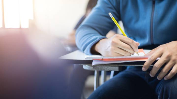 Los trucos de profesores para evitar copieteo en exámenes online
