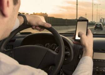 Conducir usando el móvil: un 49% de jóvenes españoles lo admite