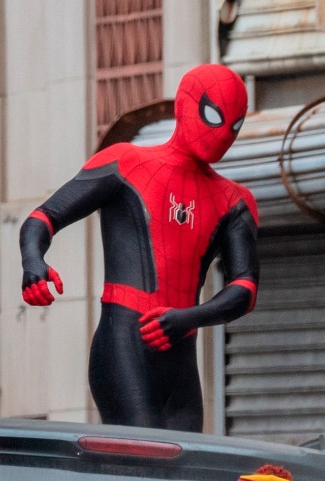 Spider-Man 3: Nuevas imágenes del rodaje con Tom Holland con el traje de  Spidey - MeriStation
