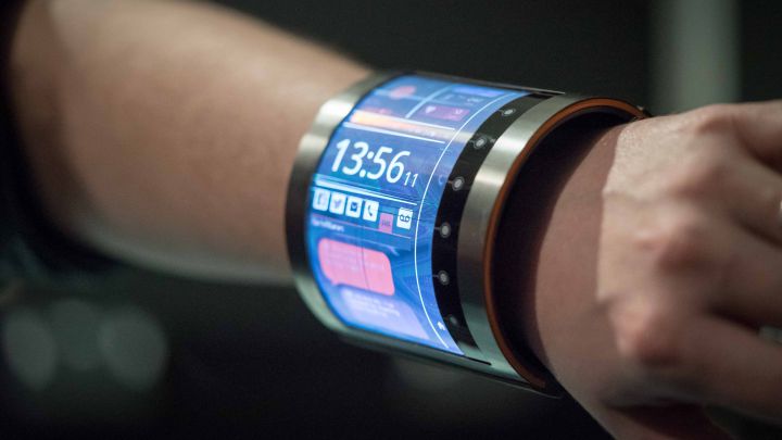 Samsung registra la patente de un smartwatch con dos pantallas flexibles con cámara. Empieza la era de los relojes inteligentes con pantallas enrollables.