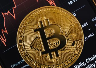 La criptomoneda Bitcoin se desploma por debajo de los 33.000 dólares