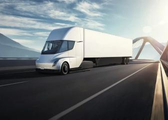 Musk celebra el primer trayecto de sus camiones tras completar un viaje de 800 km