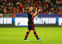 Chicharito firmó el octavo gol mexicano en la Bundesliga
