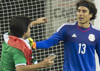 Aficionado se toma ´selfie´ con Ochoa en pleno juego