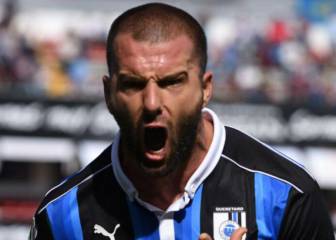 Gallos toma la cima al vencer a La Franja de la mano de Villa