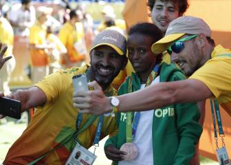 Voluntarios mueren por Bolt, pero se les prohíbe interactuar con él