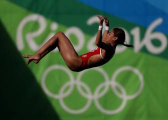 Paola Espinosa sufrió y clasificó a la final en última posición