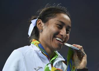 Lupita González ya luce su medalla de plata en el cuello