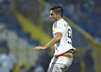 Benfica confirmó esguince de rodilla para Raúl Jiménez