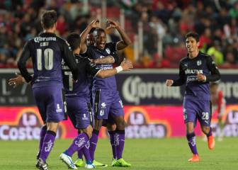 Con cuatro picotazos, Gallos vapulea al Necaxa